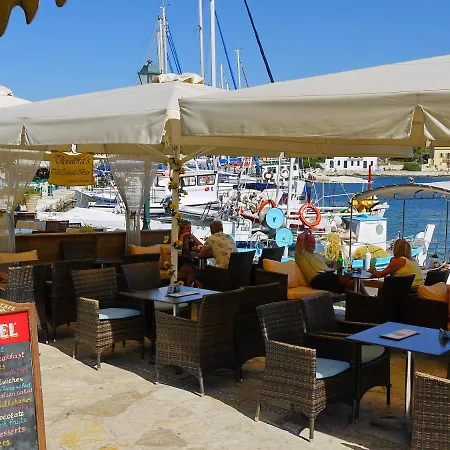 Levanda Near Fiscardo Kefalonia Mánganosz